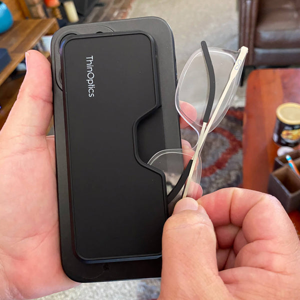 Connect Reading Glasses + MagSafe® Connect Case